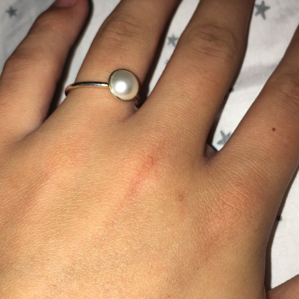 Authentic pandora pearl ring